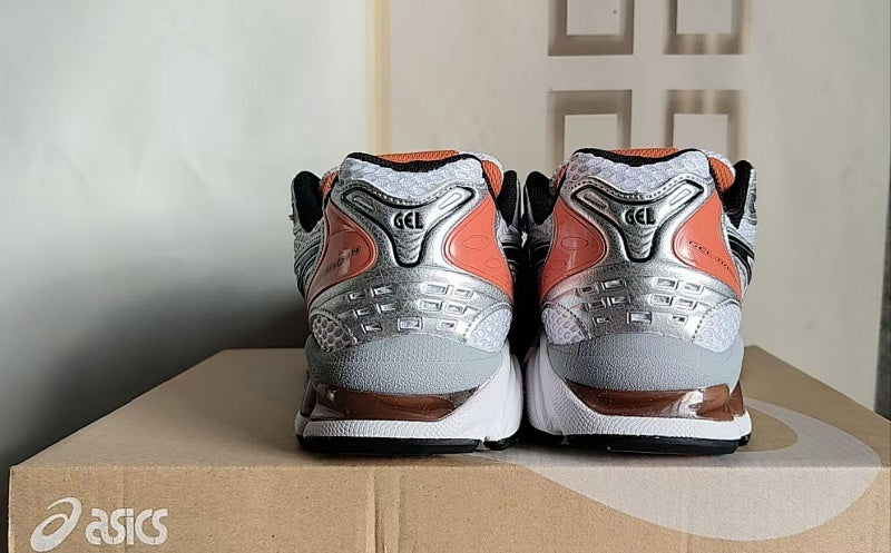 ASICS GEL-KAYANO 14 Sneakers