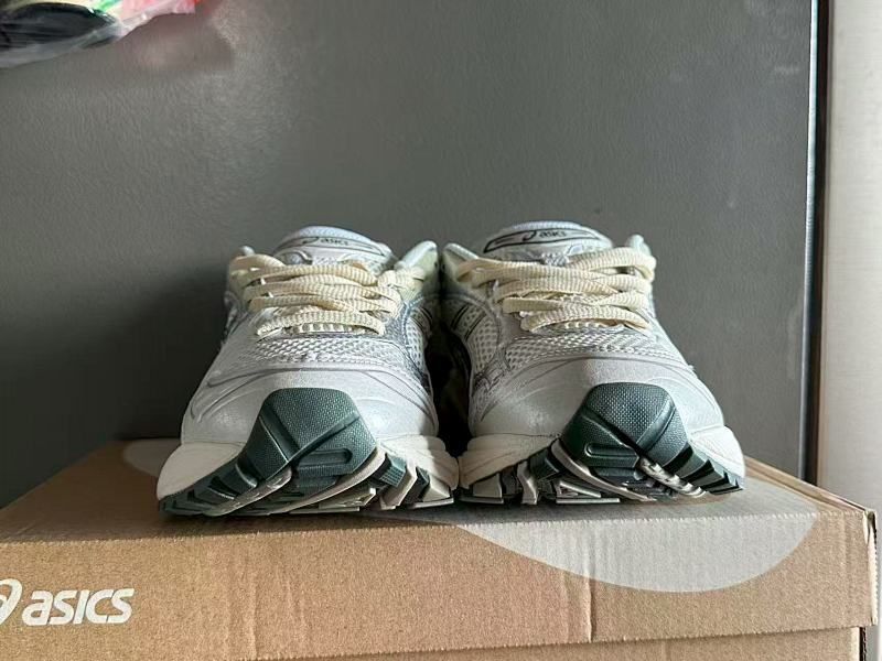 ASICS GEL-KAYANO 14 Sneakers