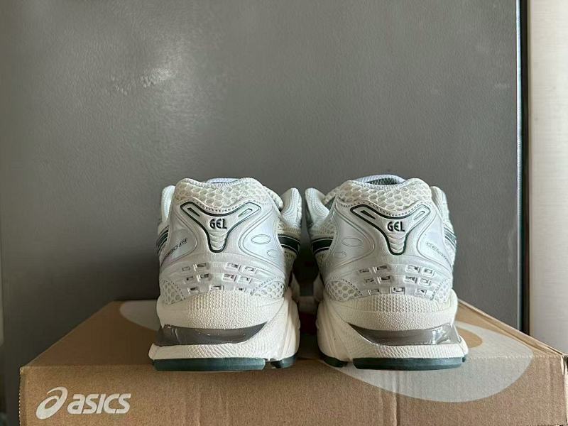 ASICS GEL-KAYANO 14 Sneakers