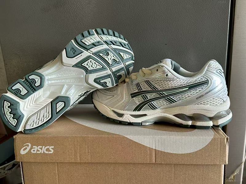 ASICS GEL-KAYANO 14 Sneakers