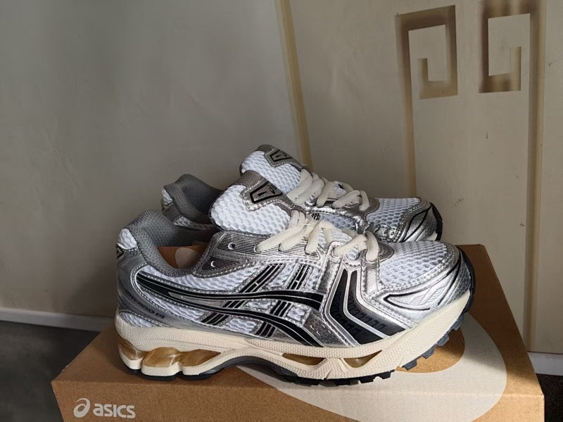 ASICS GEL-KAYANO 14 Sneakers