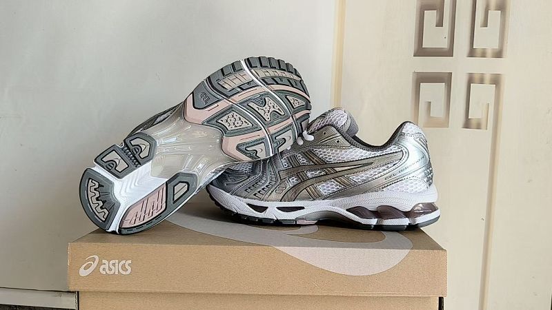 ASICS GEL-KAYANO 14 Sneakers