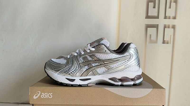 ASICS GEL-KAYANO 14 Sneakers