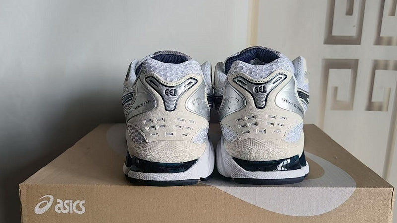 ASICS GEL-KAYANO 14 Sneakers