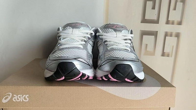 ASICS GEL-KAYANO 14 Sneakers