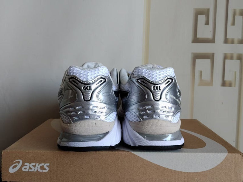 ASICS GEL-KAYANO 14 Sneakers