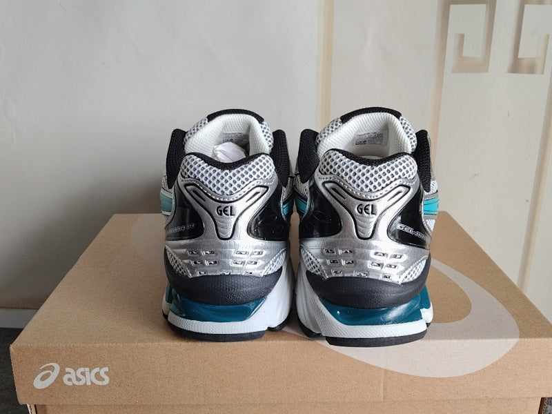 ASICS GEL-KAYANO 14 Sneakers