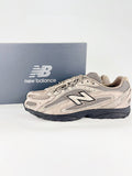 New Balance 204L Sneakers