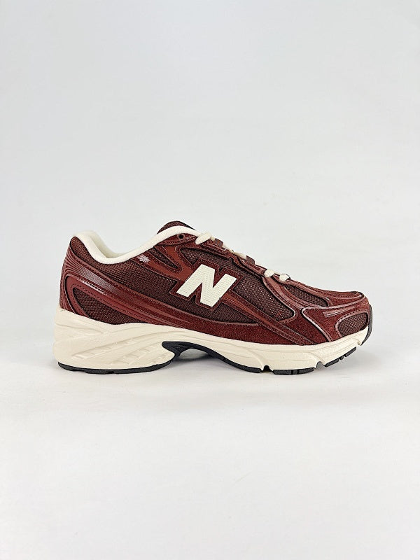 New Balance 740 Sneakers