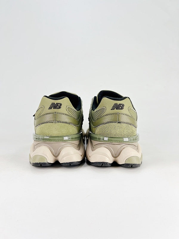 New Balance 9060 Sneakers