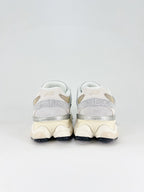 New Balance 9060 Sneakers