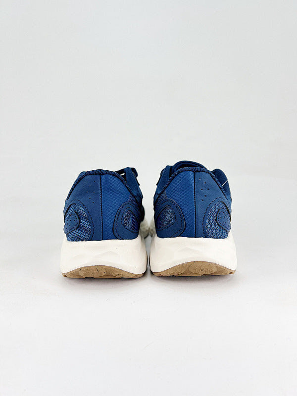 New Balance Fresh Foam v4 Sneakers