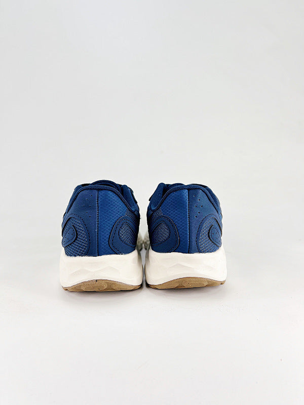 New Balance Fresh Foam v4 Sneakers