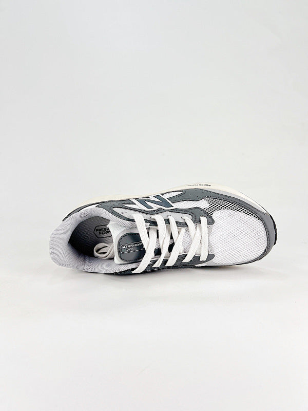 New Balance Fresh Foam v4 Sneakers