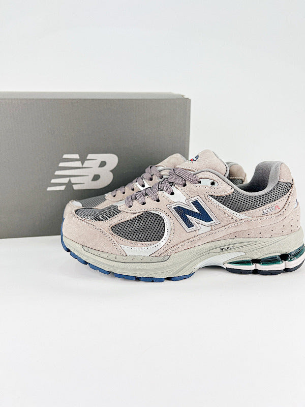 New Balance 2002R Sneakers