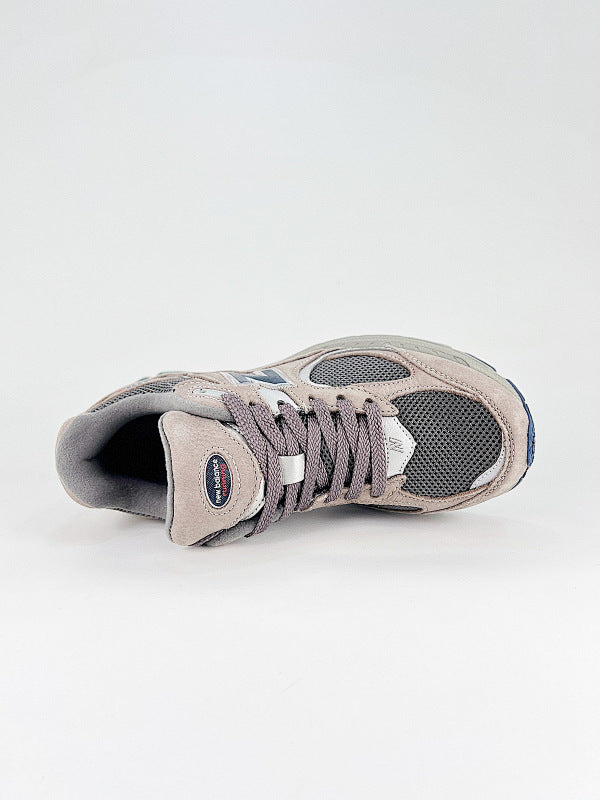 New Balance 2002R Sneakers
